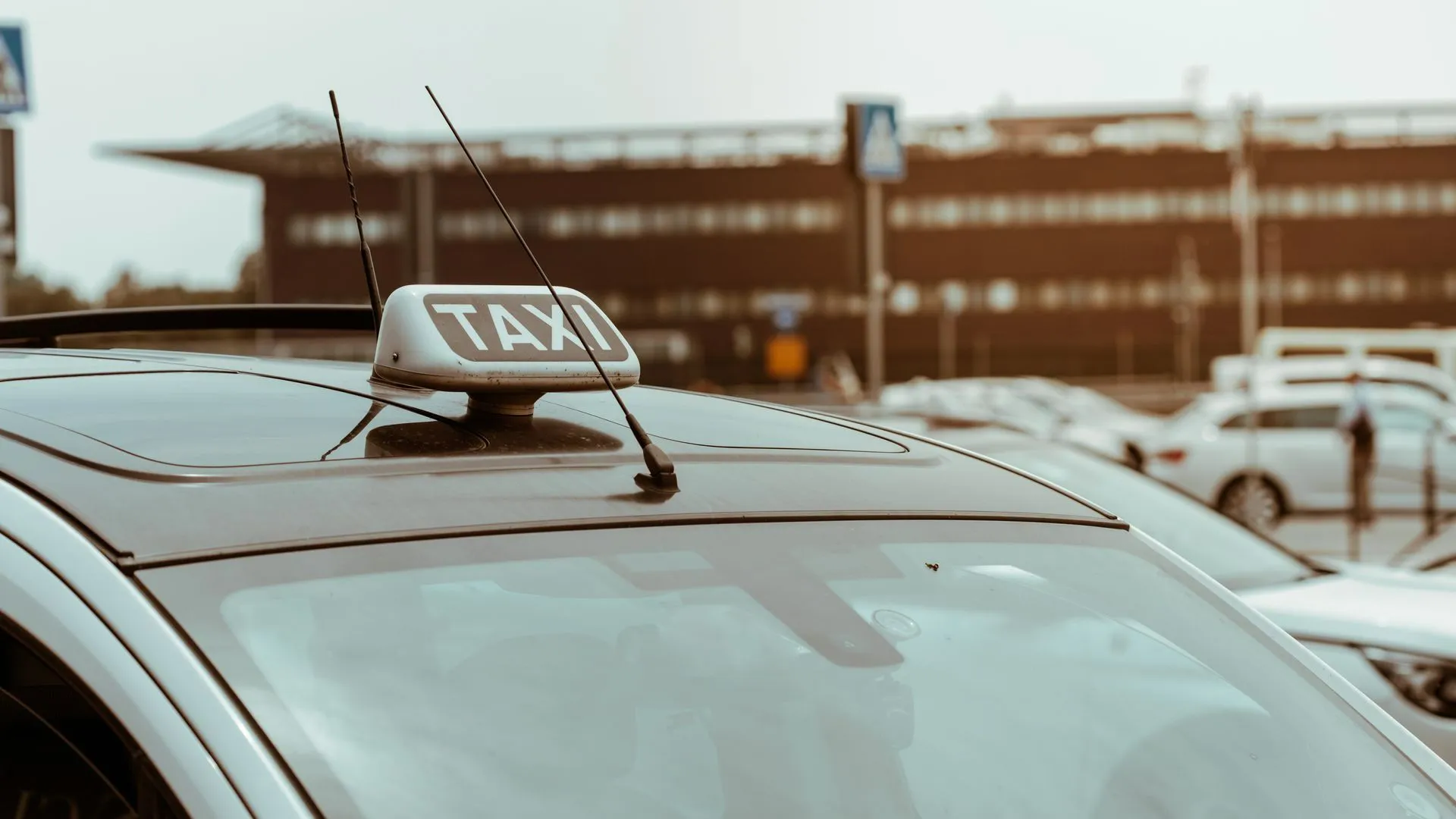 Taxi gare ou aéroport 24H/24H - Taxi de confiance